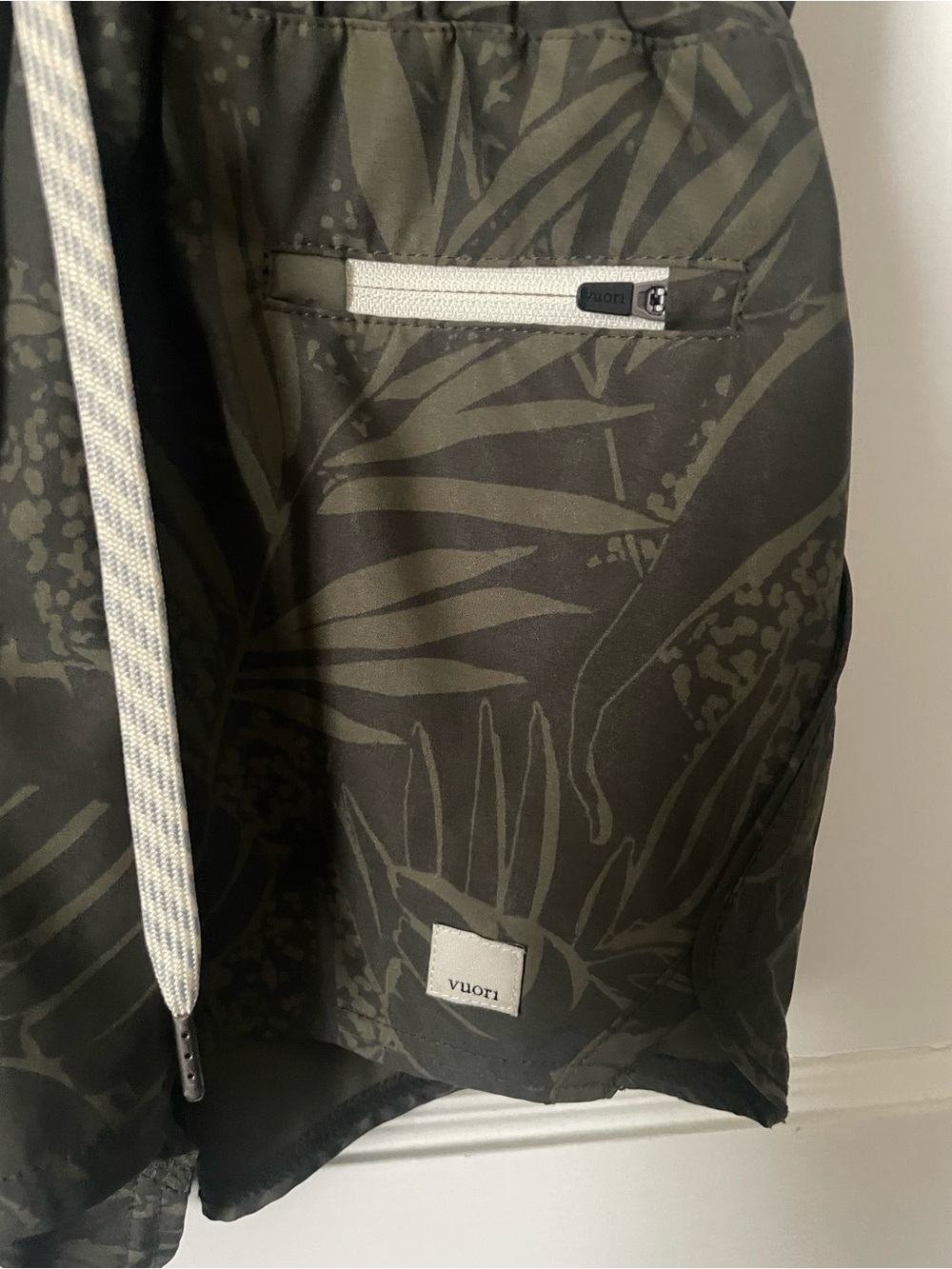 Vuori clementine racerback oregano rainforest romper Sz XS - Picture 3 of 5